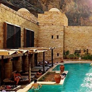 寻找隐藏于约旦的千年温泉